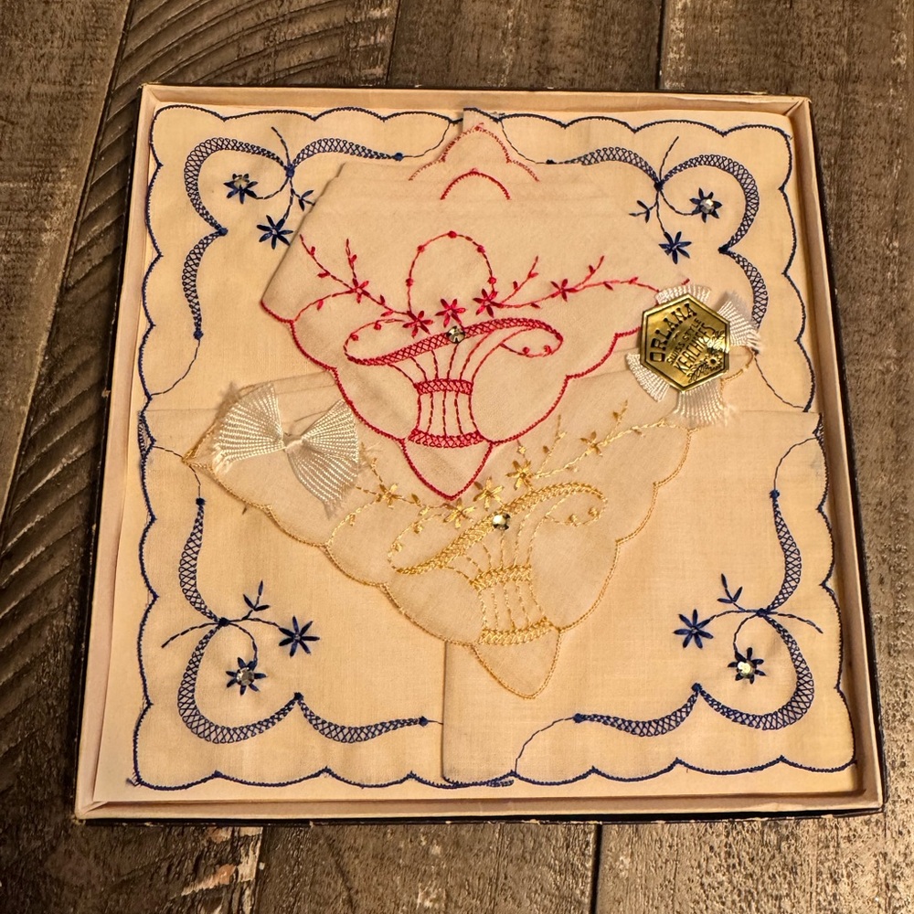 Vintage Orlana Swiss Style Handkerchiefs White Embroidered Set of Hankies New‎